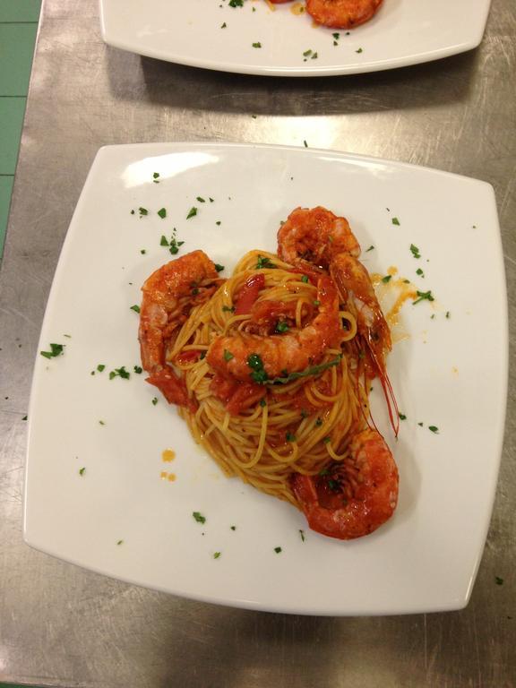 Albergo Ristorante Flora 비토리오베네토 외부 사진