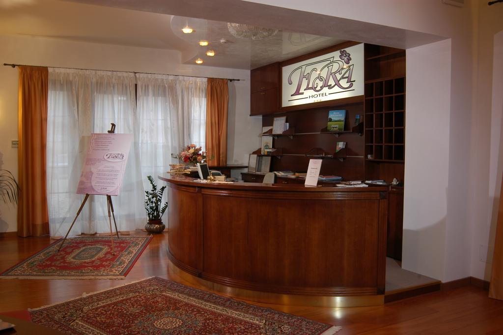Albergo Ristorante Flora 비토리오베네토 외부 사진