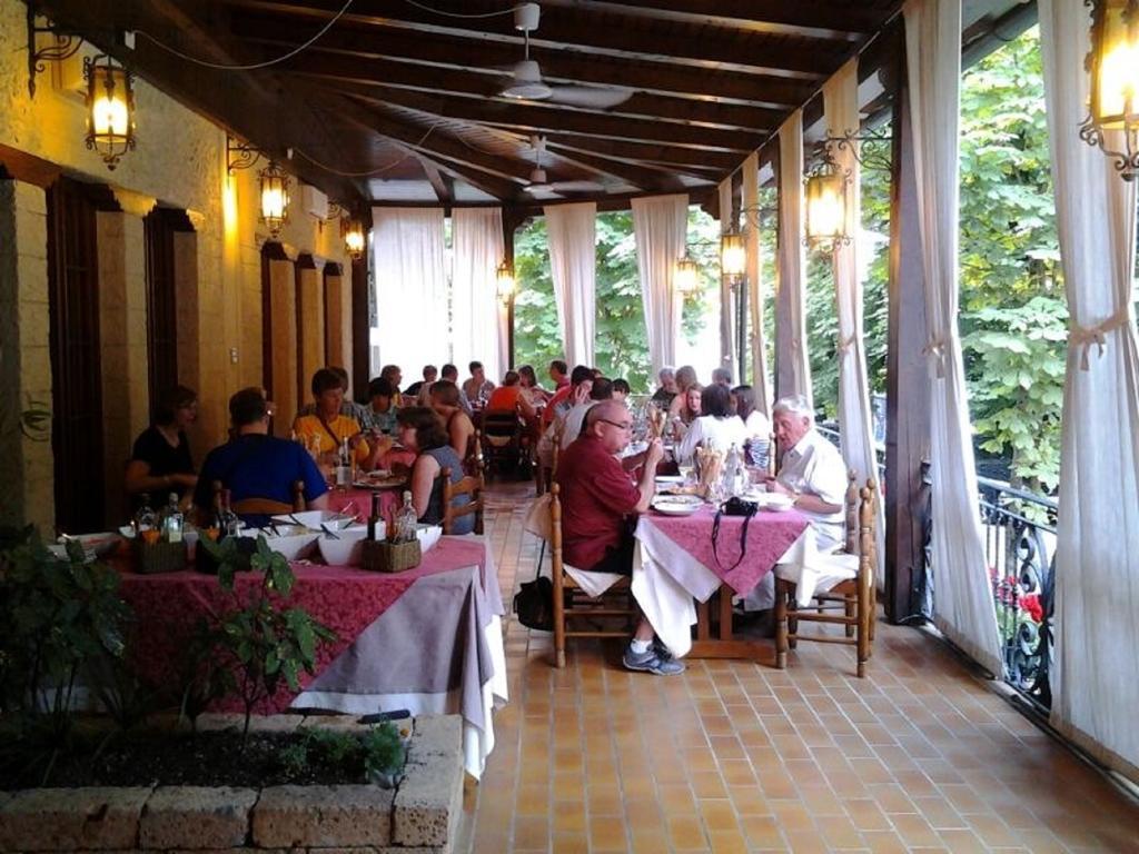 Albergo Ristorante Flora 비토리오베네토 외부 사진