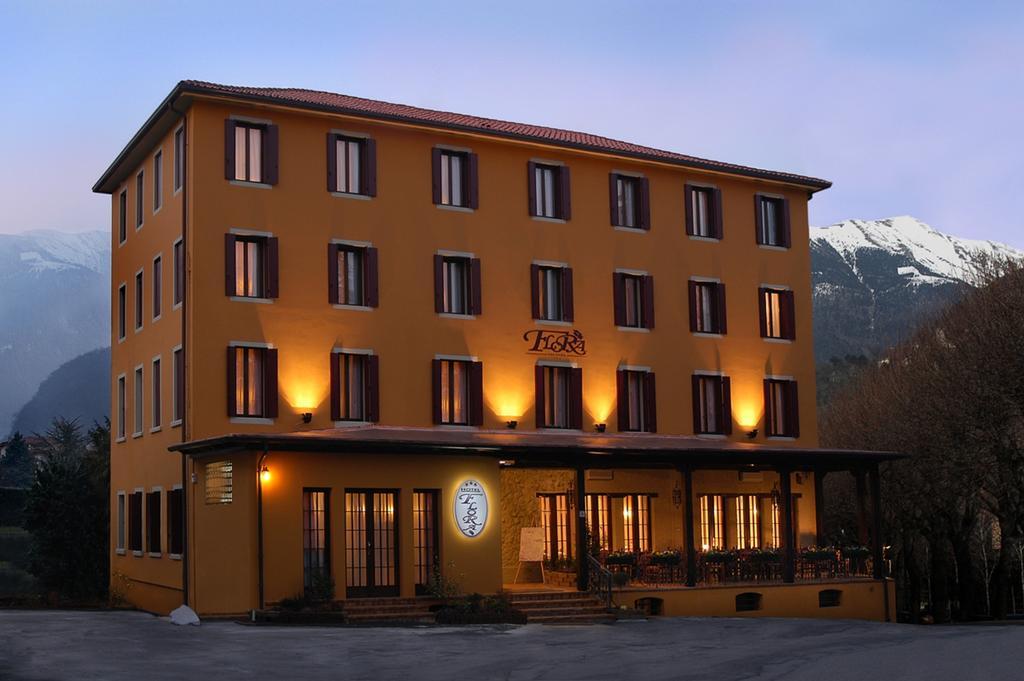 Albergo Ristorante Flora 비토리오베네토 외부 사진